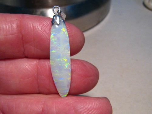 Large opal pendant - ,