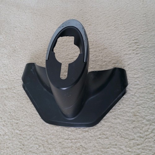 Front fender shroud - shroud, for
