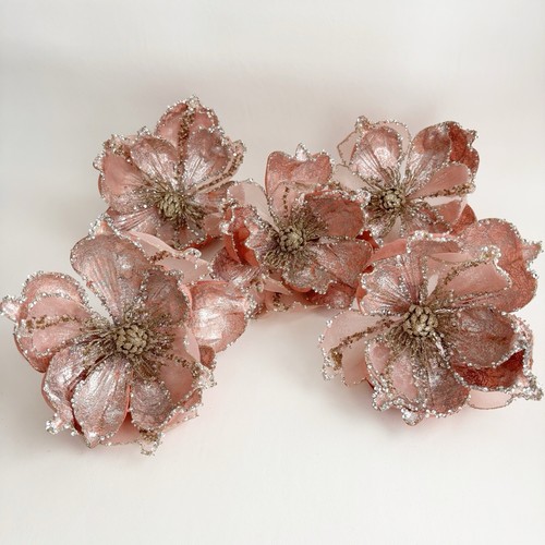 Magnolia flower clip - flower, on