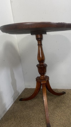 Art deco leaf - side, table