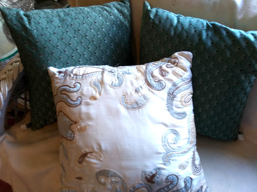 Accent throw pillows - 3,