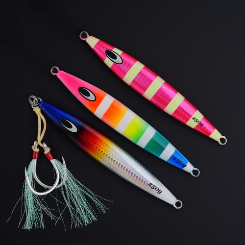 Tuna bomb metal jig - bomb, with