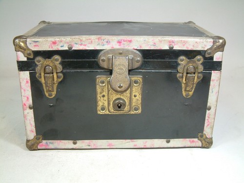 Antiq small metal - small, doll