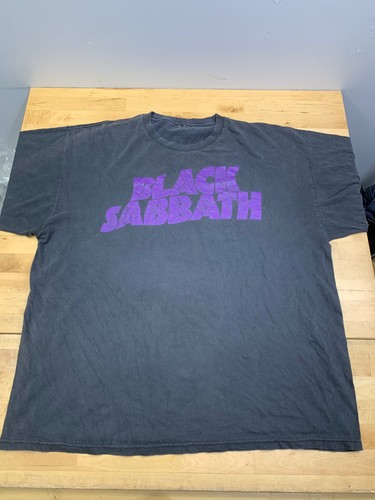 Black sabbath master - black,