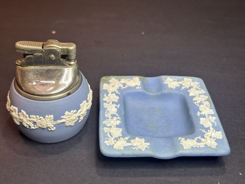 Pair vintage wedgwood - vintage,