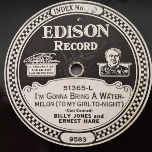 Edison diamond disc phonograph - edison,