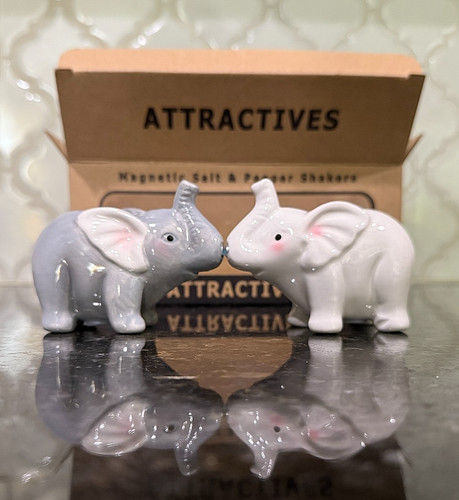 Attractives elephants salt - elephants, and