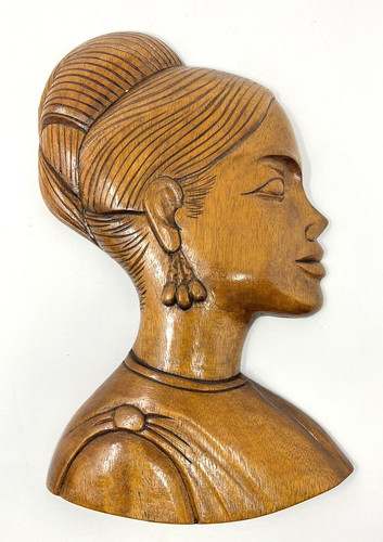 Beautiful carved wood plaque - beautiful,