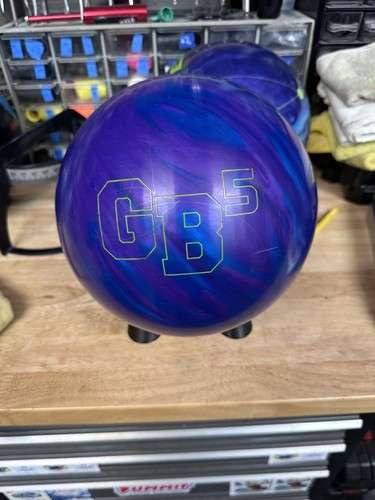Used bowling ball 15lb - *used,