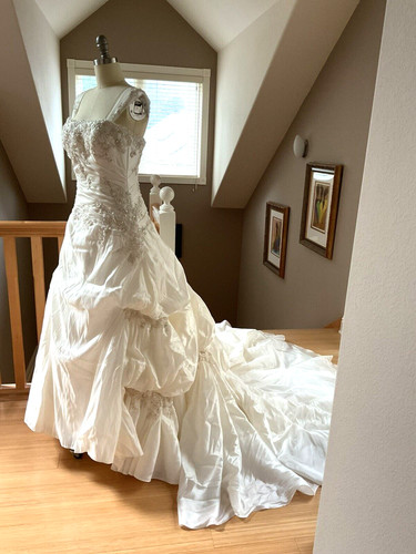 Maggie sottero size ivory - maggie,