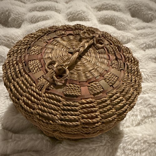 Vintage small handwoven - handwoven, wicker