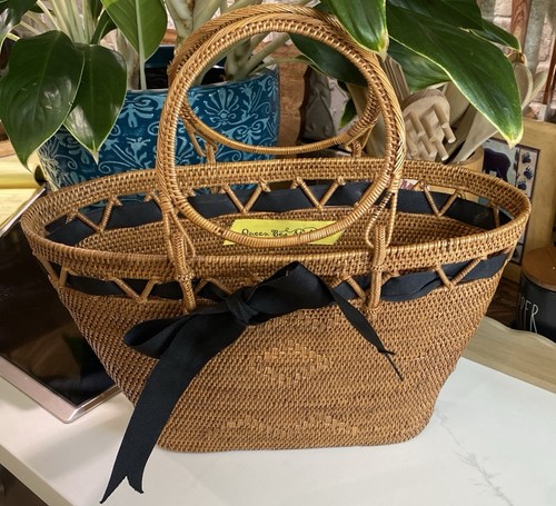 Queen bee studio handwoven - queen,
