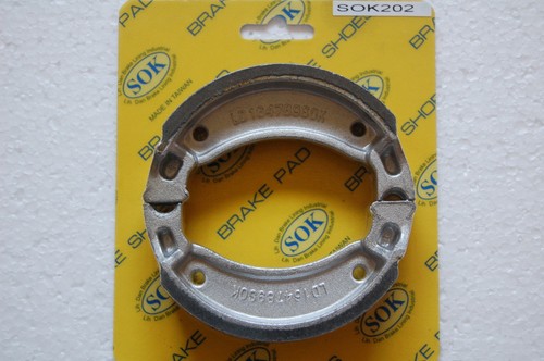 Rear brake shoes - rear,
