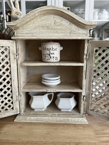 Vintage distressed white - vintage,