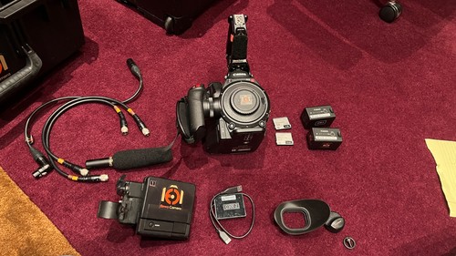 Canon eos c300 mark dslr - canon,