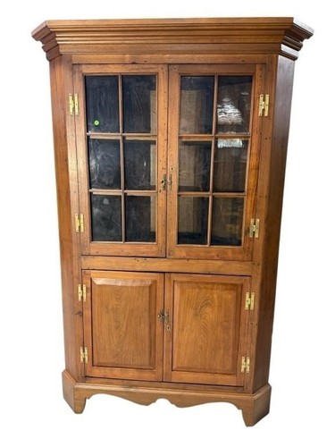 18th century walnut corner - 18th-century,