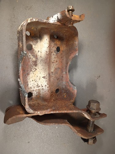 Track bar bracket 1999 2000 - 1999,