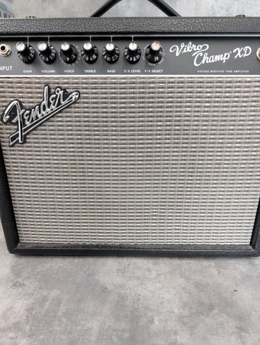Fender vibro champ guitar - champ,