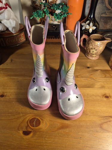 Unicorn toddler girl - girl, rain