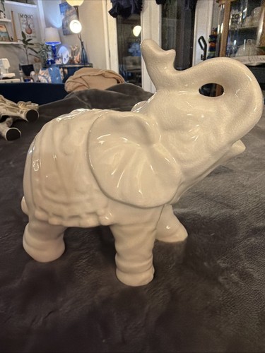 White ceramic good - white, trunk