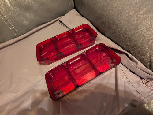 Pair tail light lens upper - lens,
