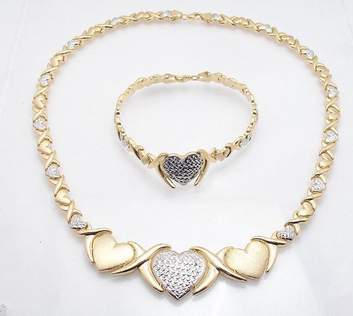 Diamond cut hearts kisses - diamond,