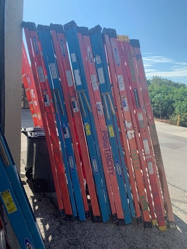 Blue fiberglass ladders - 8',