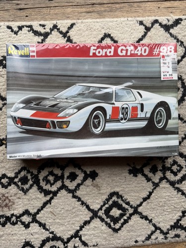 Revell 7131 scale ford - 1/24,