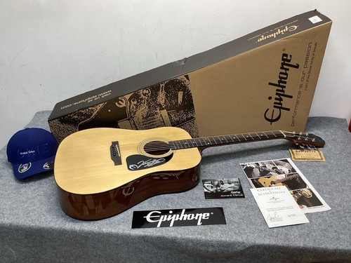 Autographed gibson epiphone - gibson,