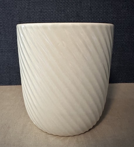 Off white ceramic - planter, pot