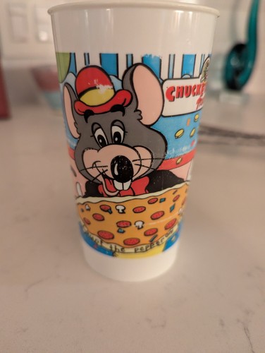 Vintage chuck cheese - e, cup