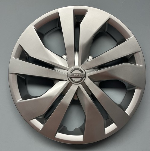 New silver hubcap - 15",