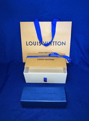 Authentic louis vuitton - vuitton, empty