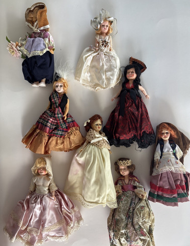 Vintage international dolls - vintage, of