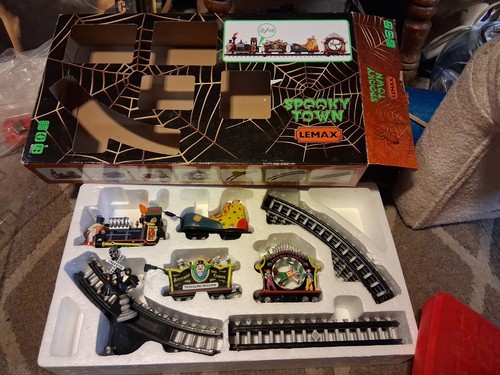 Lemax spooky town crazy clown - crazy,