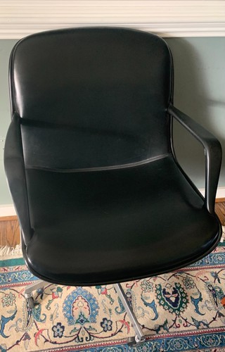 Vintage 1975 steelcase model - 1975,