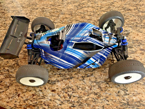 Kyosho dbx 4x4 brushless - dbx,
