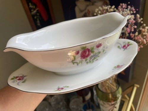 Bellaire china petite gravy - petite,
