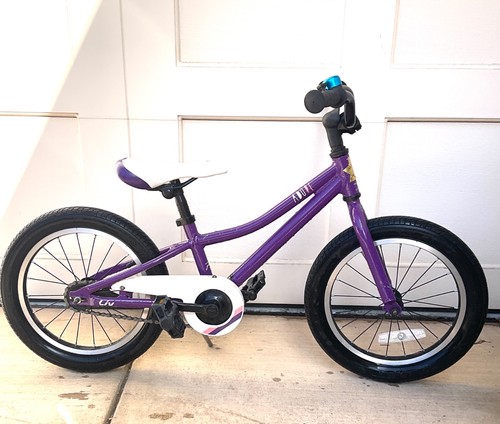 Girls bike new performance - 18",