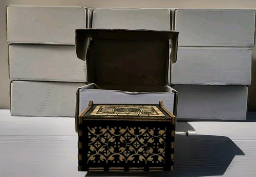Set winding music box - of,