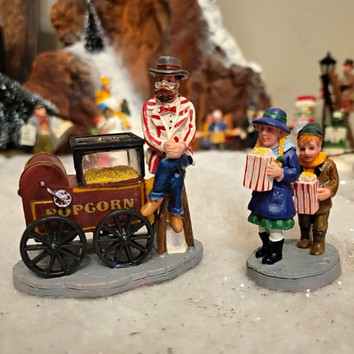 Lemax village collection - lemax,