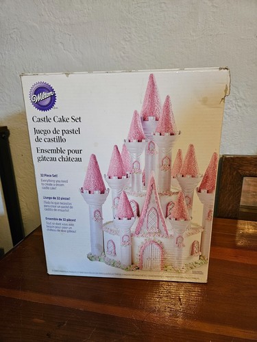 Wilton castle cake set - ,