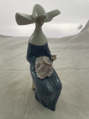 Lladro time sew - sew, blue
