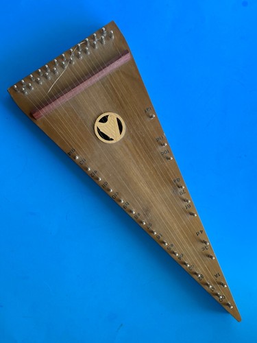 Bowed psaltery musical - bowed,