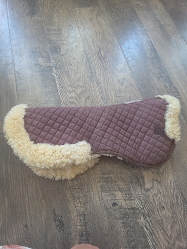 Sheepskin half pad - half,