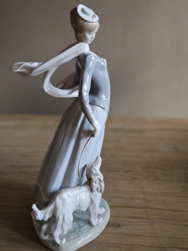 Lladro vintage lady - lladro,
