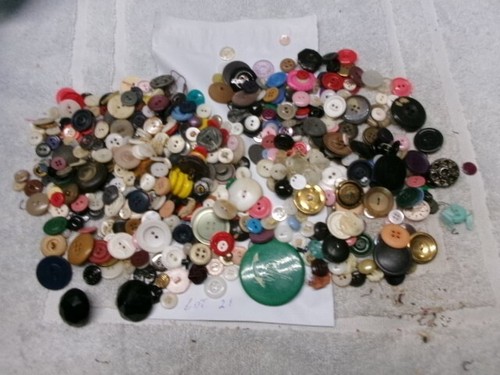 Vintage button lot - button,