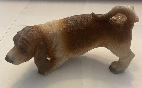 May rich company resin dog - may,
