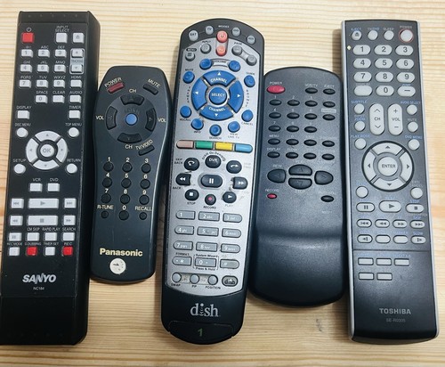 Lot remote controls - of, 5