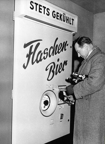 Bottled beer vending machine